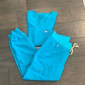 FIGS scrub set in TEAL! S top; S Petite bottoms